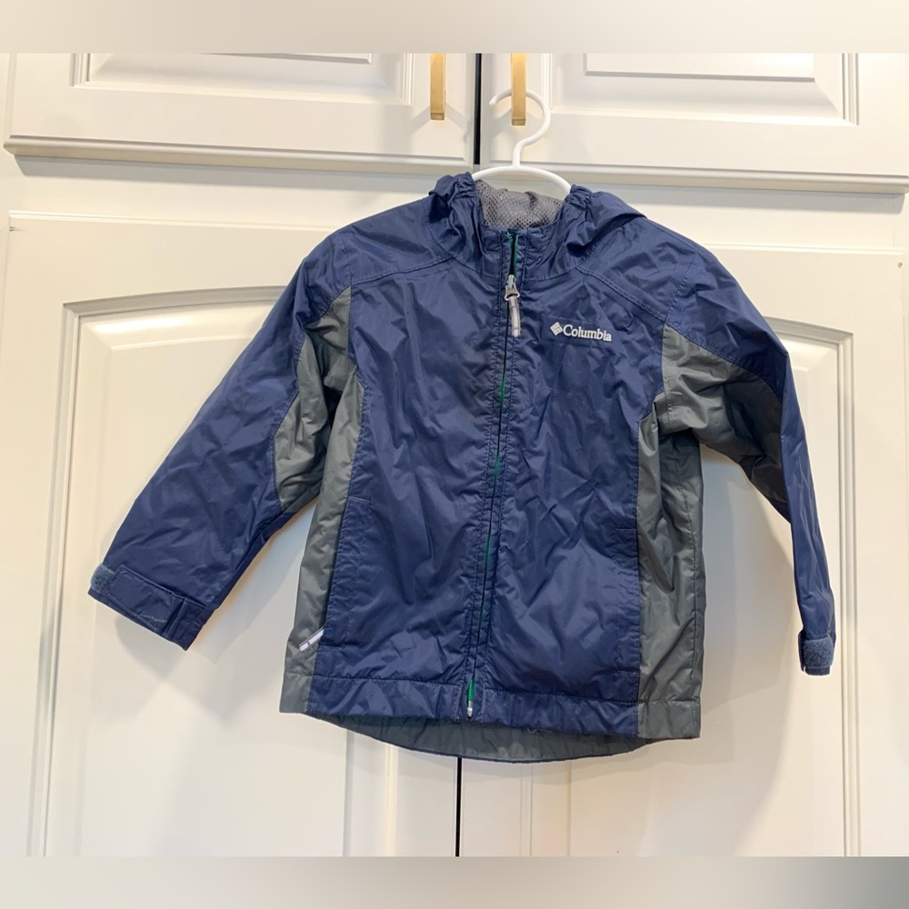 Boys 4T Columbia rain coat, navy and gray. VGUC.